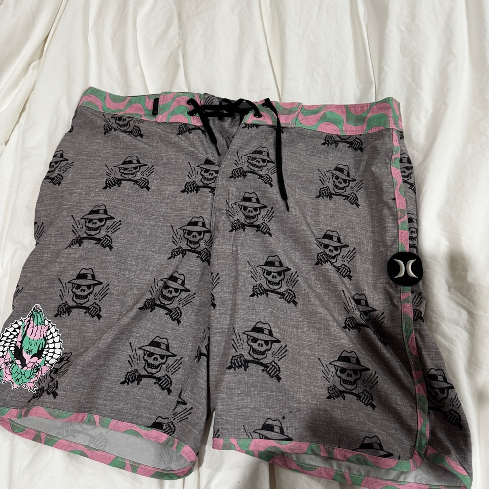 Hurley Gray Skull Pattern Athletic Shorts